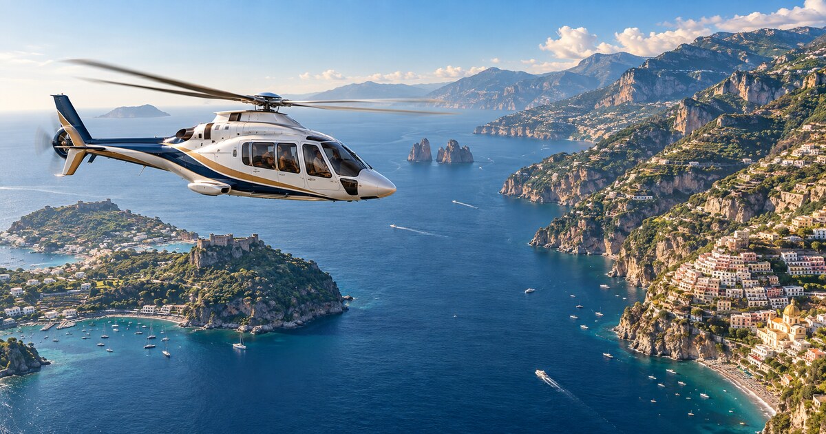 Elicottero privato in volo da Ischia verso Positano e la Costiera Amalfitana