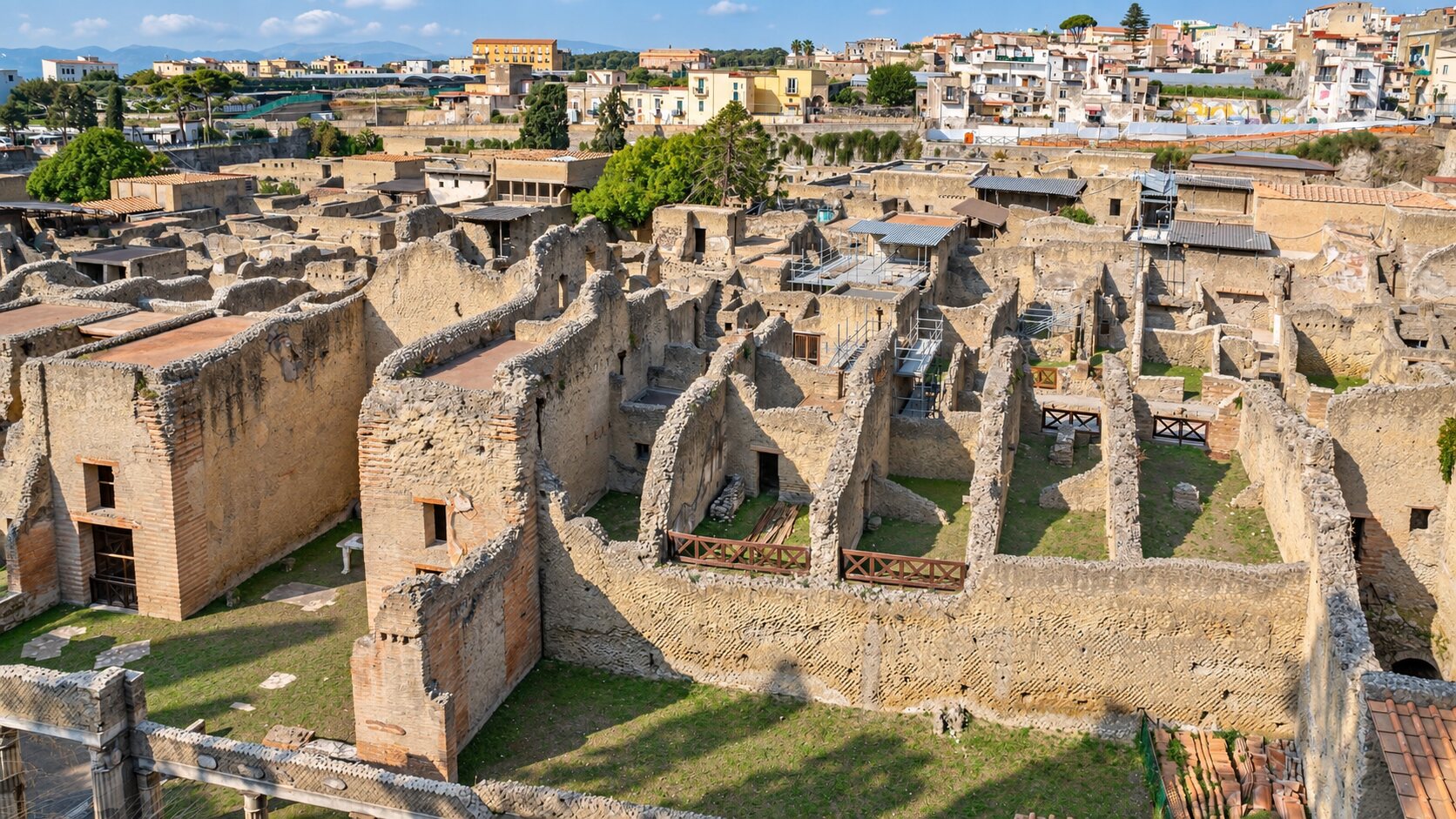 Panorama delle domus e delle strade conservate negli Scavi di Ercolano
