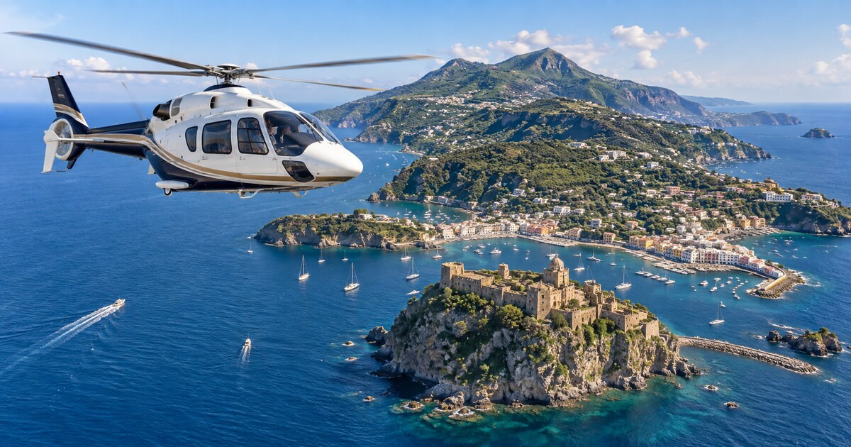Elicottero VIP in volo panoramico su Ischia e sul Castello Aragonese